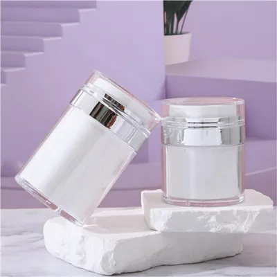Nhấn hộp đựng kem